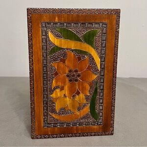 VTG 70s Hand Carved & Painted Floral Design Jewelry/Trinket Box 9.25x6.25x2.5”